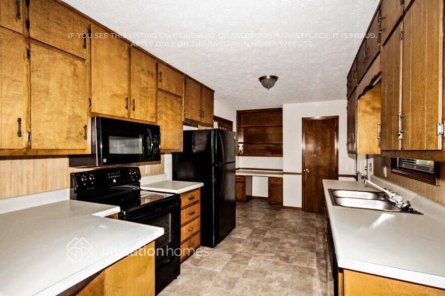 Building Photo - 376 Mill Ridge Way