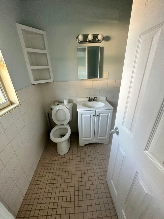 Building Photo - 10464 106th Ave N