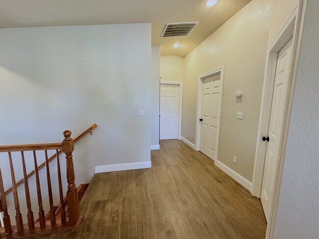 Building Photo - 4629 Stern Dr