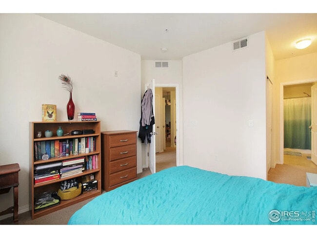 Building Photo - 2450 Windrow Dr