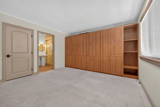 Building Photo - 4170 Madison Ave