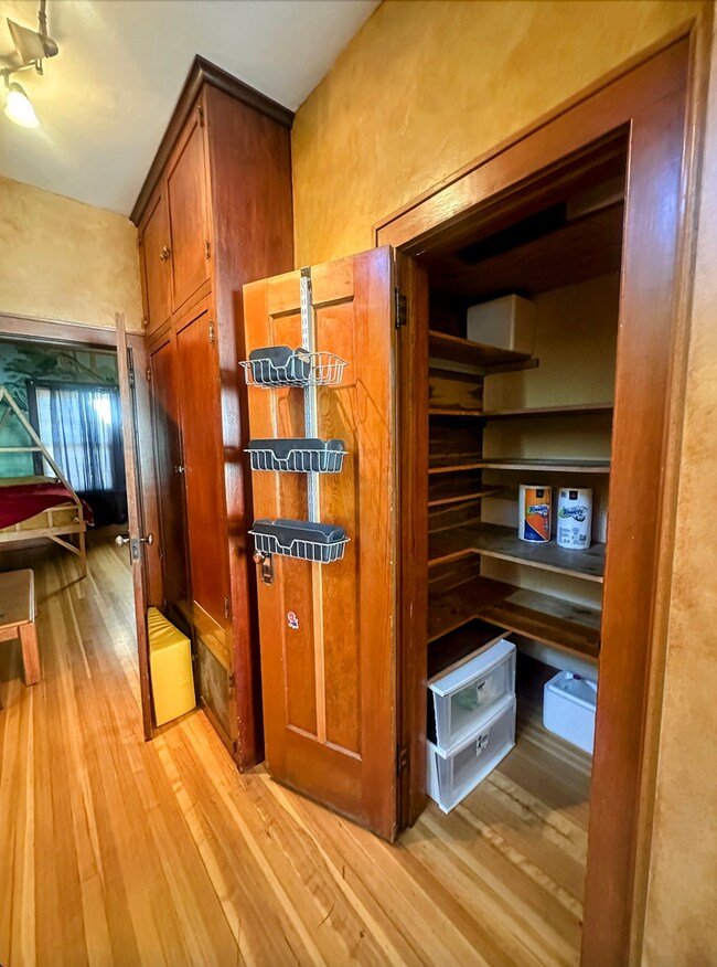 Building Photo - FURNISHED Short Term approved-Gorgeous 4 bed historic home in downtown GJ