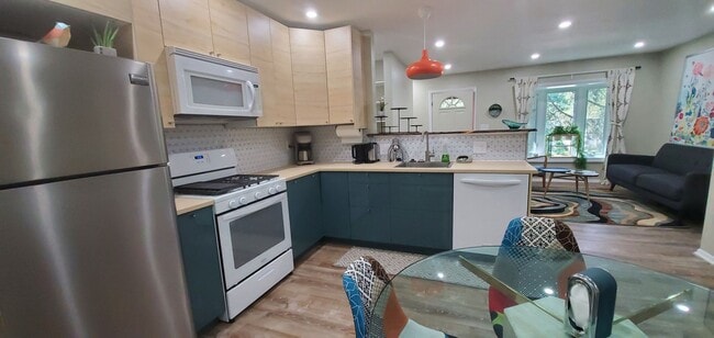 Building Photo - Three Bedroom Home for Rent on the Northsi...