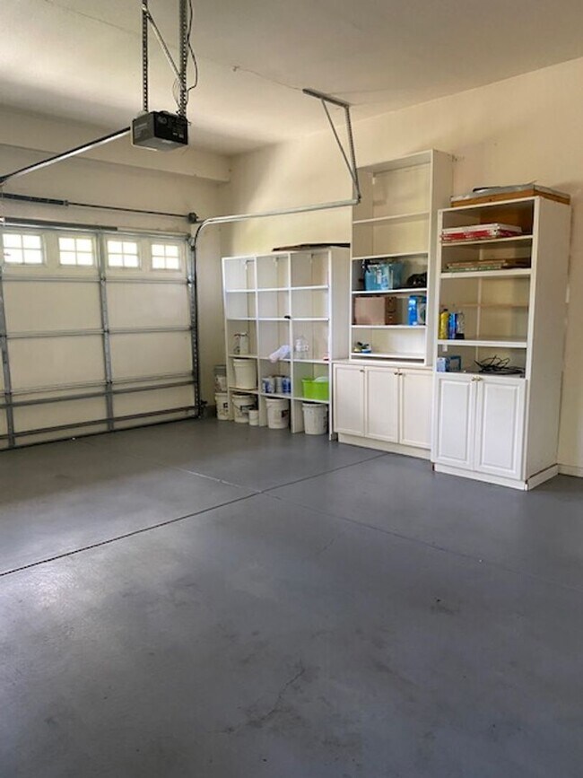 Building Photo - Sweet, perfect 10 located in Caughlin Ranc...