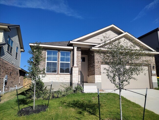 Building Photo - Beautiful 4 bedroom new build, it is a must see!!