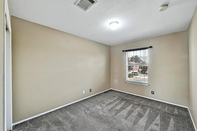 Building Photo - 102 Cannery Cove