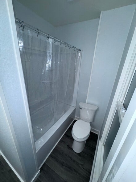 Building Photo - 650 W 3rd St