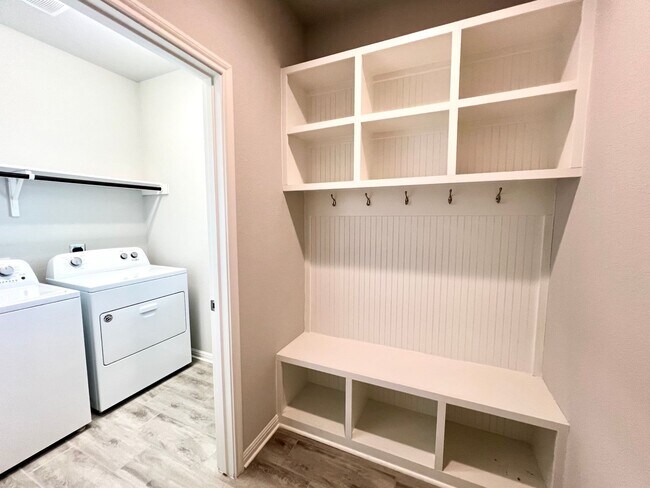 Building Photo - 256 Wild Wind Trail