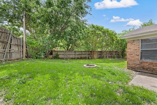 Building Photo - 6333 Scott Ct