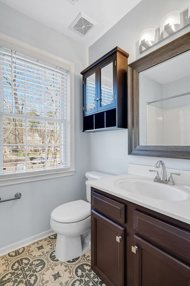 Building Photo - 11704 Park Forest Ct