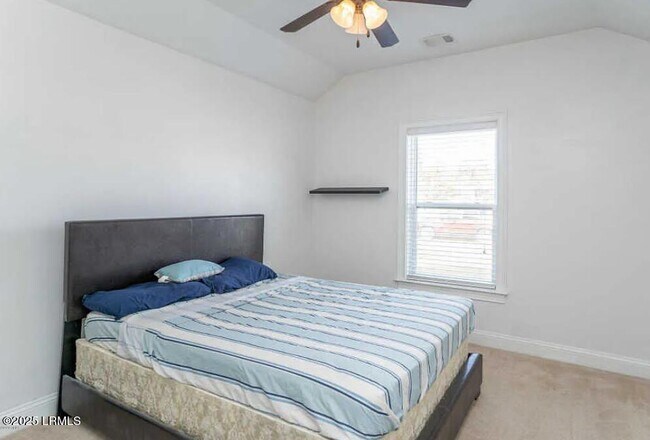Building Photo - 39 Wintergreen Dr