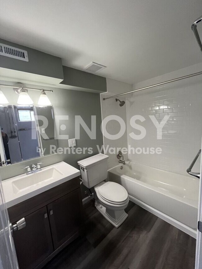 Building Photo - Four Bed Two Bath Home - Now Available - Special Offer, see details!