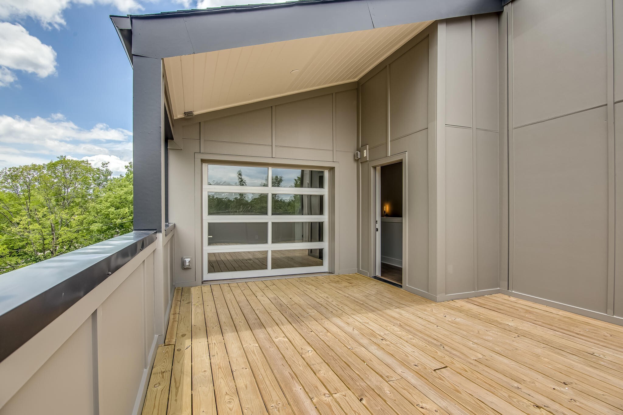 Building Photo - 750 22nd Ave N