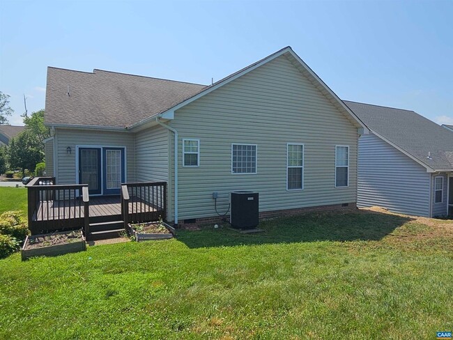 Building Photo - 134 Deerwood Dr