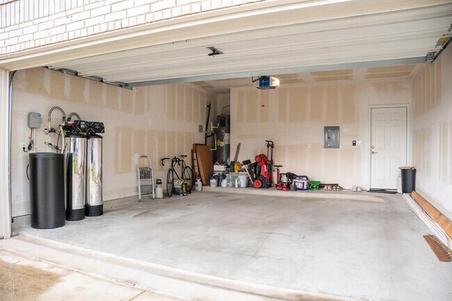 Building Photo - 6305 Conestoga Wagon Way
