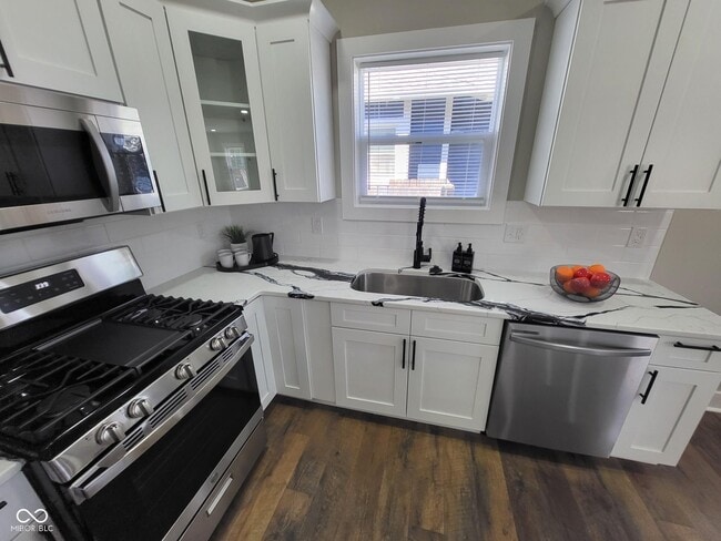 Building Photo - 822 N Gray St