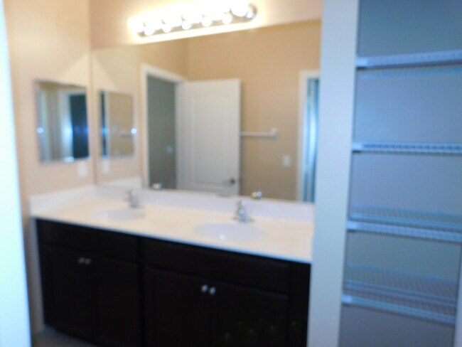 Building Photo - 9626 SW Purple Martin Way