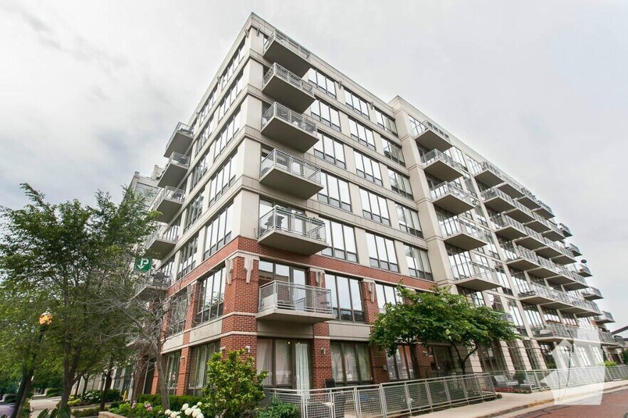 Building Photo - 1000 N Kingsbury St