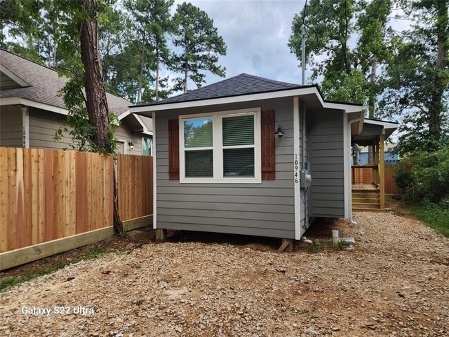 Primary Photo - 10946 Amblewood St