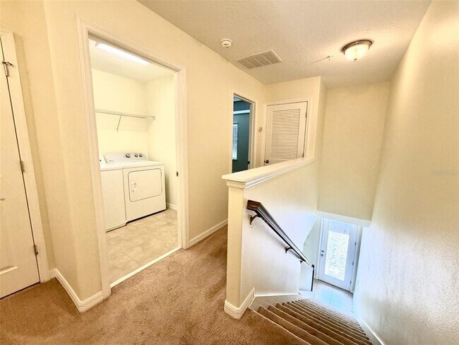 Building Photo - 8568 Dufferin Ln