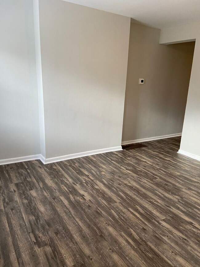 Building Photo - 360-362 E Hinman Avenue