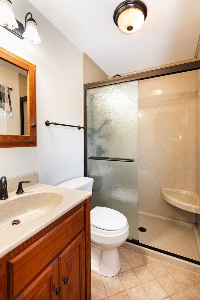Building Photo - Spacious 4-Bed, 2.5-Bath Split-Level Home