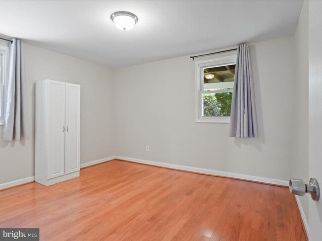 Building Photo - 5544 Halwis St