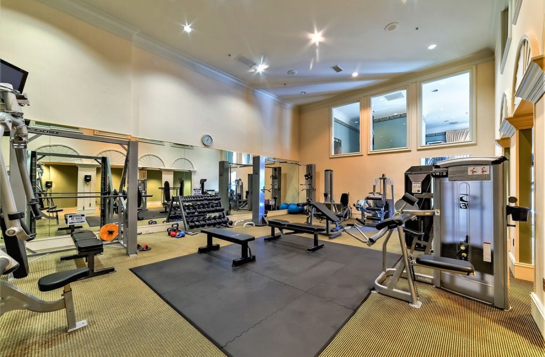 Building Photo - 3334 Peachtree Rd NE