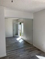 Building Photo - 9430 Glade Ave