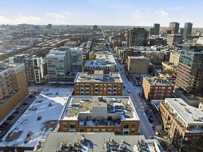 Building Photo - 949 W Madison St