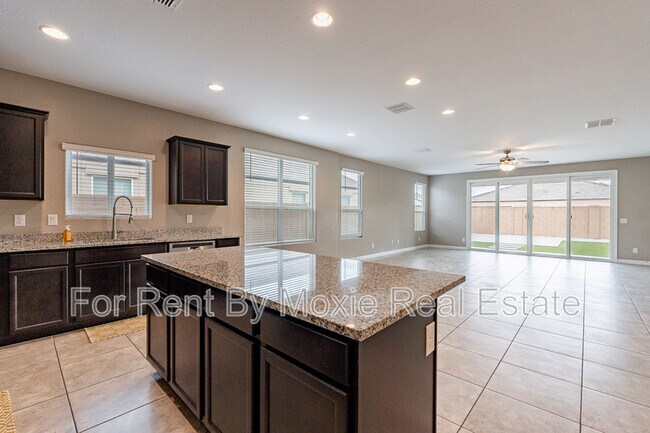 Building Photo - 8499 W Sonoma Way