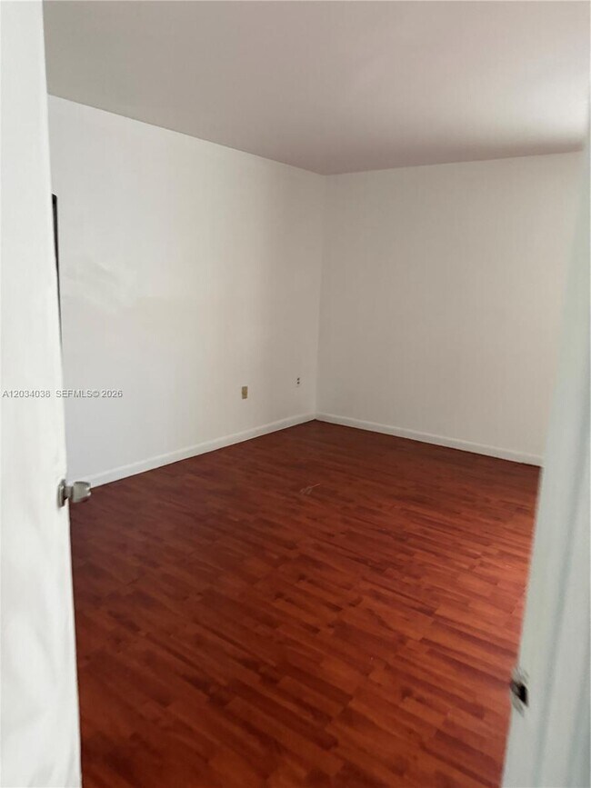 Building Photo - 9429 Fontainebleau Blvd