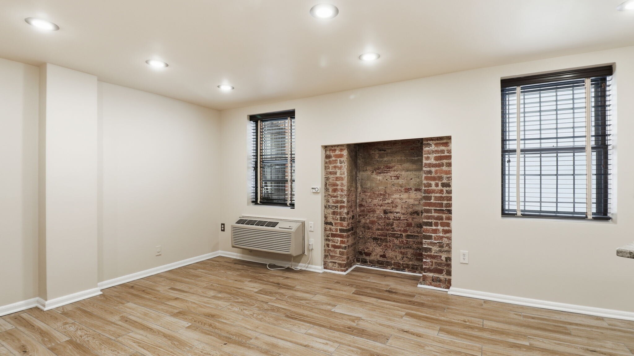 Building Photo - 1450 Harvard St NW