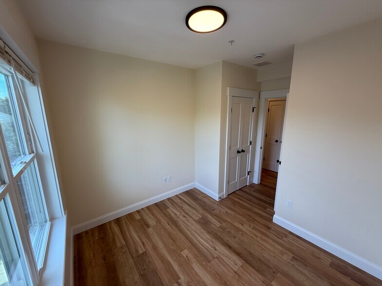 Building Photo - 14 Dorr St