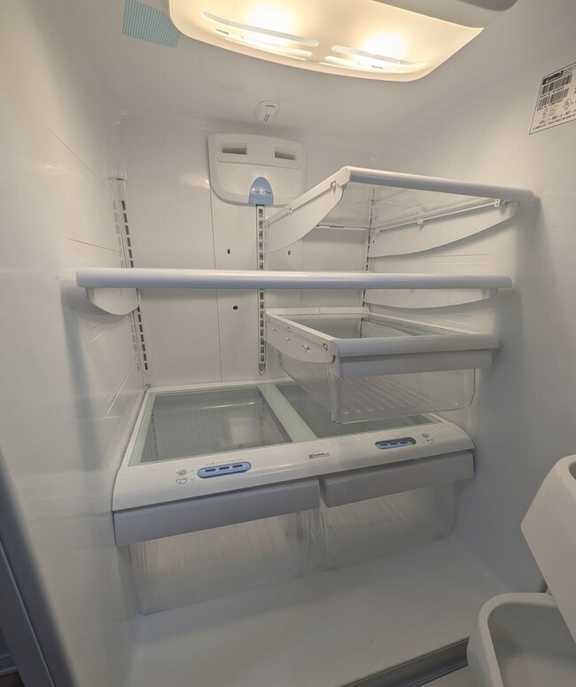 Building Photo - Very Nice Condo