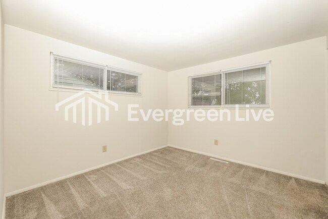 Building Photo - 6428 Celestine St