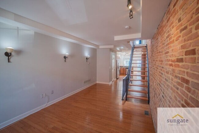 Building Photo - 11 N Streeper St