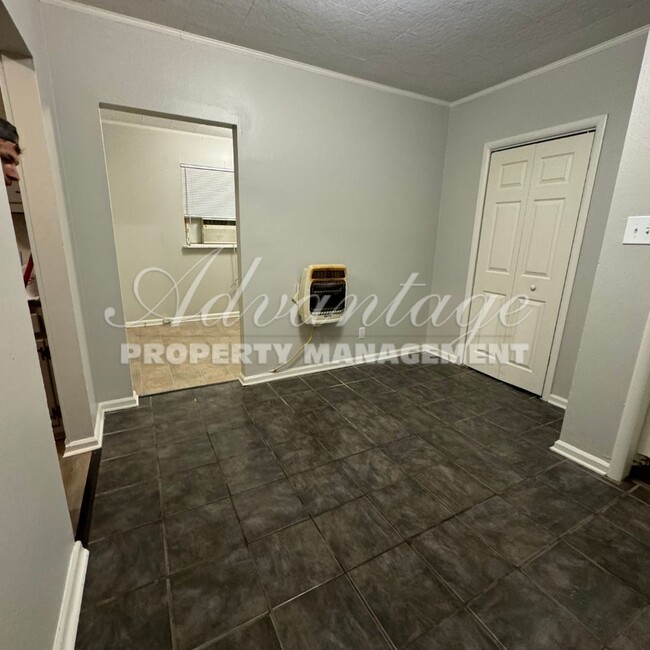 Building Photo - Newly Renovated  Home - 1/2 OFF THE 1ST MO...