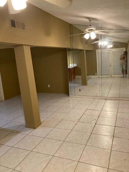 Building Photo - 4109 Roseland St
