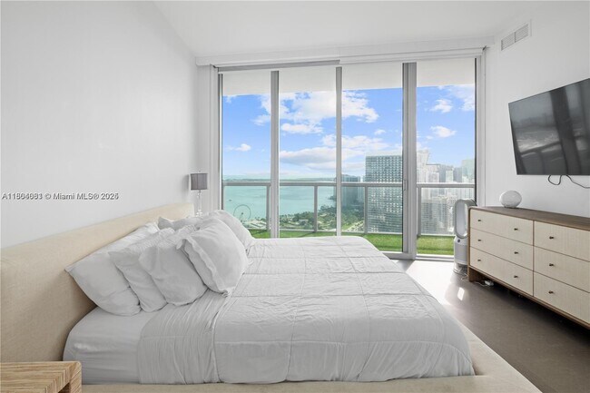 Building Photo - 888 Biscayne Blvd