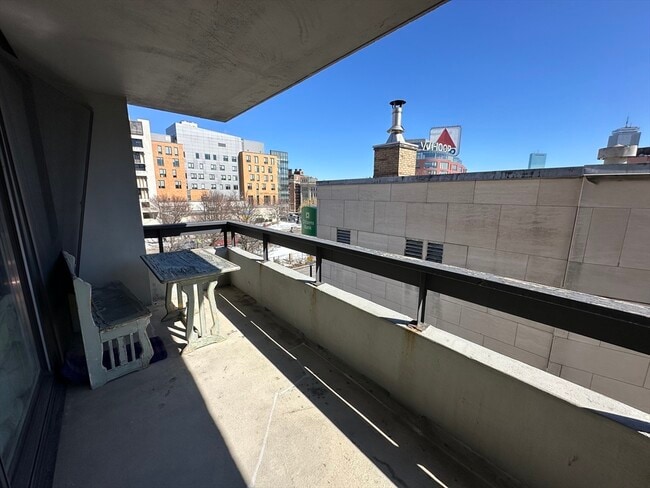 Building Photo - 566 Commonwealth Ave