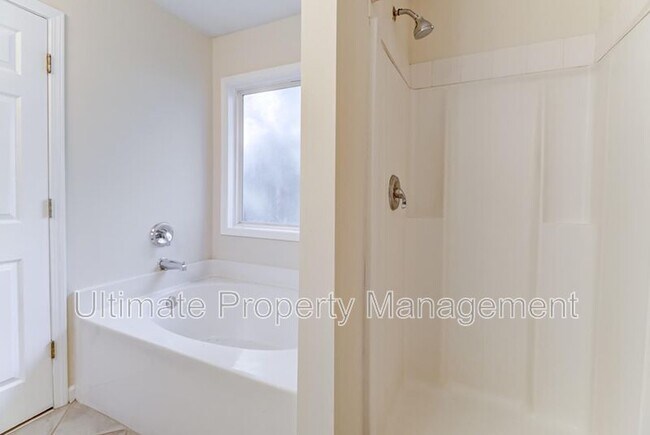 Building Photo - 105 Southern Magnolia Ct