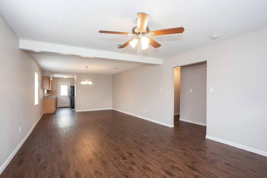 Building Photo - 1817 Wren Dr