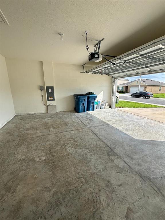 Building Photo - 565 Park Pl Blvd