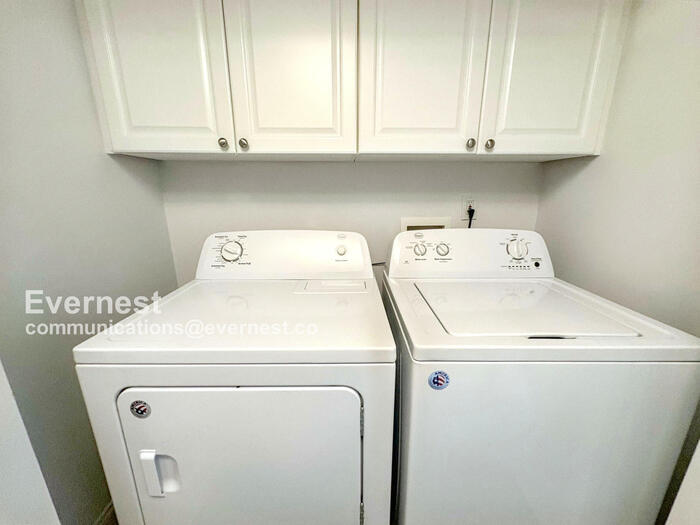 Building Photo - 5808 Colony Ln