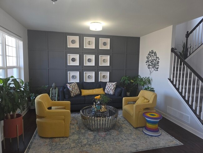 Building Photo - W240N5649 Holly Ct