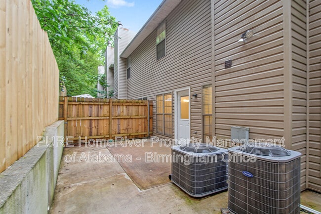 Building Photo - 456 Highland Cove Dr