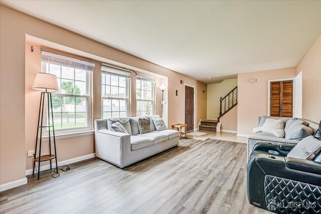 Building Photo - 40 Azalea Dr