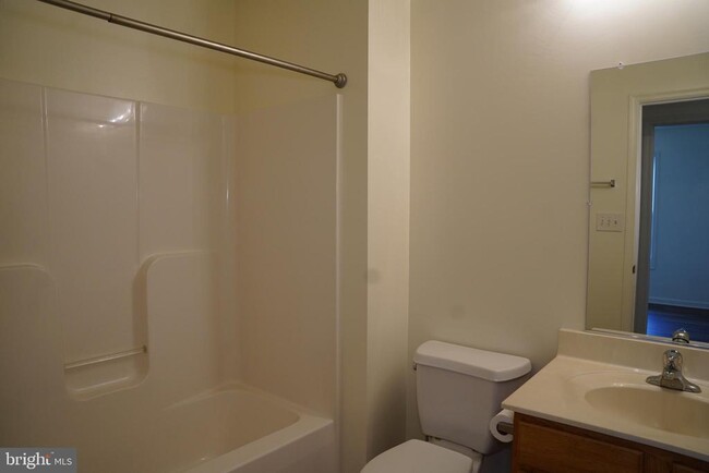 Building Photo - 104 Basin Dr