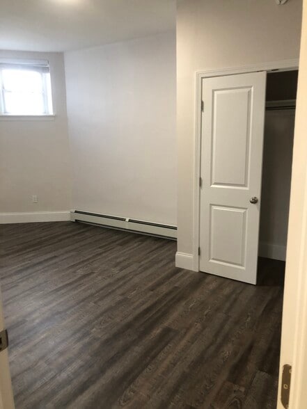 Building Photo - 129 Jersey St